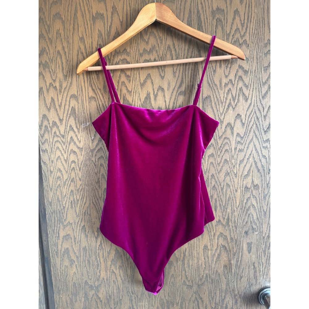 Lovers and Friends Magenta Velvet Bodysuit Square Neck Adjustable Straps Medium‎
